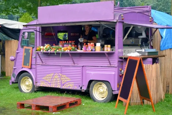 Festiwal Food Tracków przy Rzuć Kostką