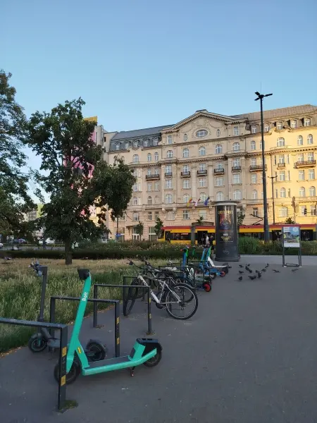 Communists and Cats: a guided tour of Warsaw