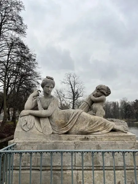 Poznajmy romantyczne Łazienki Królewskie - walentynkowy spacer, nie tylko dla par
