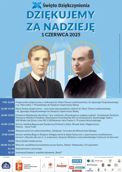 Artyści wielbią Boga przed Świątynią