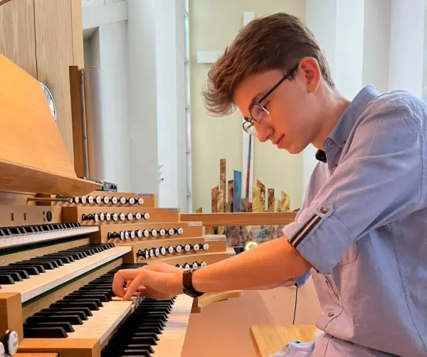 Koncert 18-letniego organisty