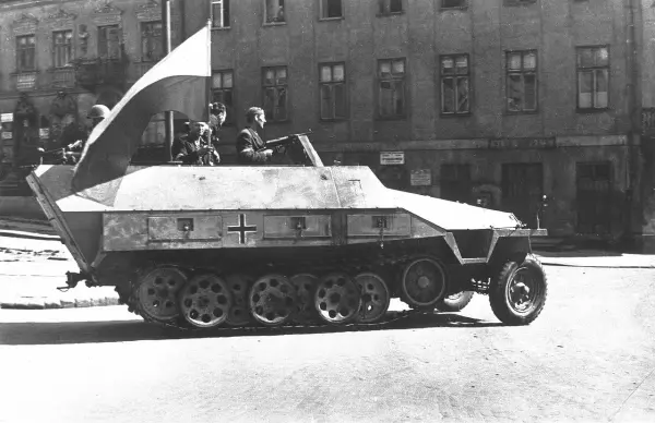 Spacer śladami Powstania Warszawskiego - walki o kościół Świętego Krzyża oraz na Powiślu
