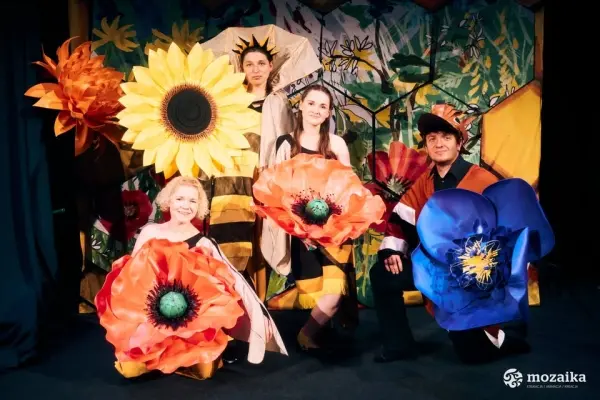 Spektakl dla dzieci pt. “Pszczoły to mistrzynie” / Teatr Mozaika 