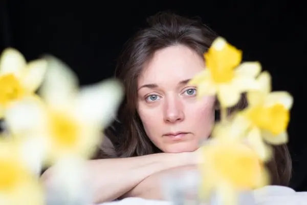 Piękno wśród kwiatów - warsztaty tworzenia autoportretów FOTO