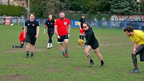Australijski sport narodowy w WWA / Piknik z futbolem australijskim